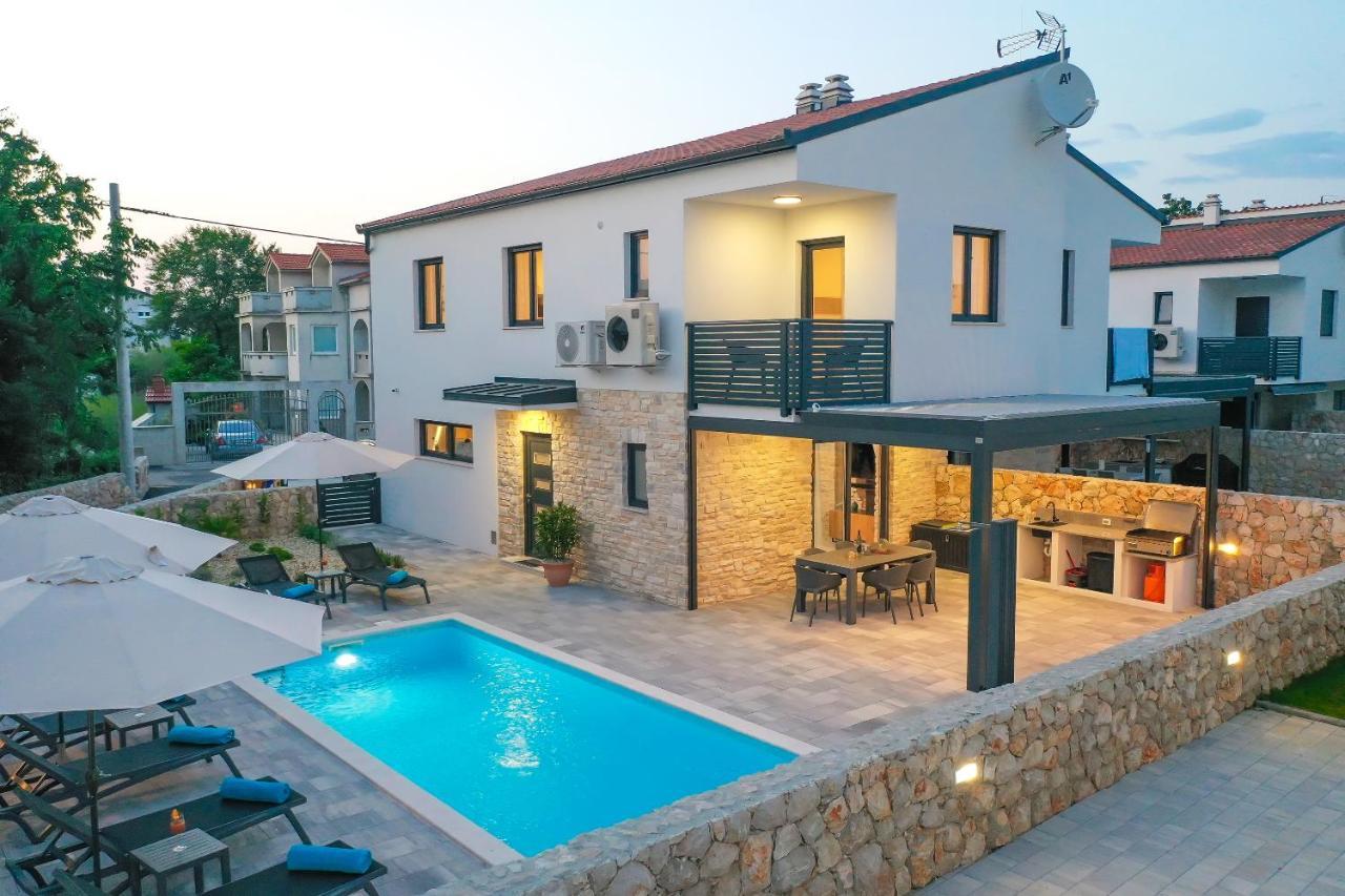 Villa Kaoru Brand New Villa With A Heated Swimming Pool Malinska Exterior foto