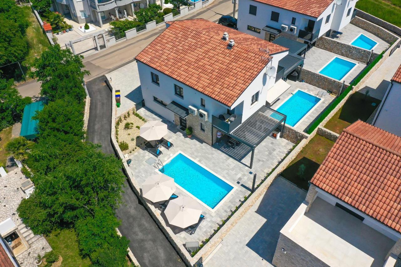 Villa Kaoru Brand New Villa With A Heated Swimming Pool Malinska Exterior foto