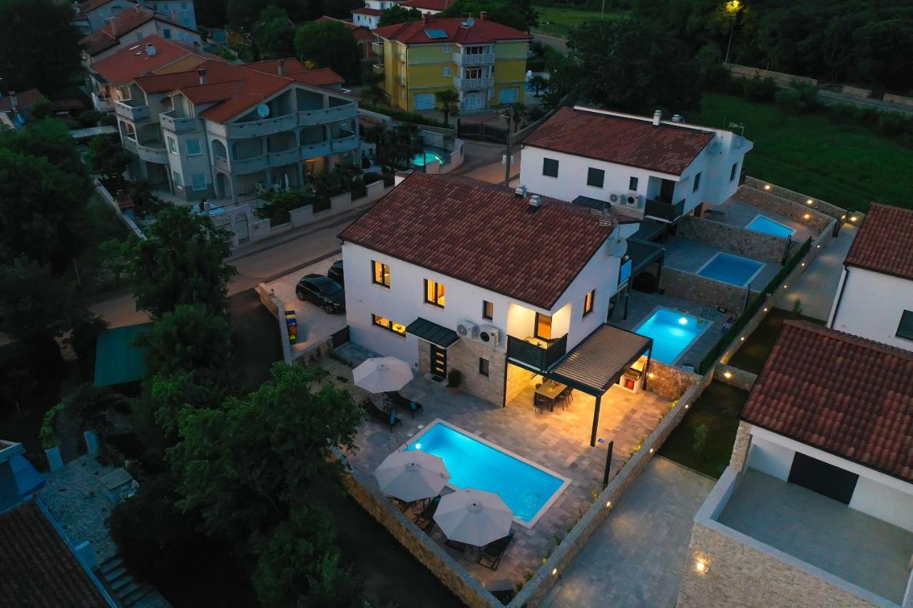 Villa Kaoru Brand New Villa With A Heated Swimming Pool Malinska Exterior foto